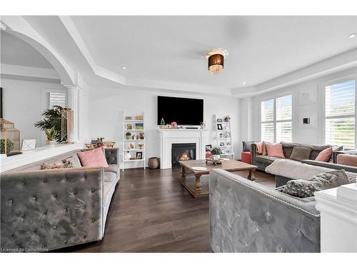 130 Chartwell Circle, Hamilton, ON - Indoor Photo Showing Living Room With Fireplace