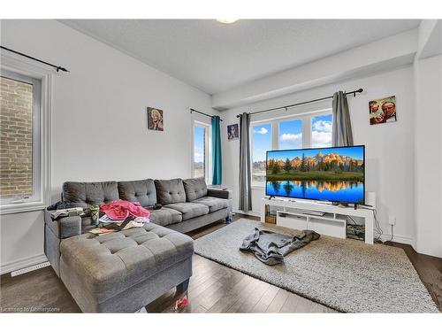 342 Russell Street, Dundalk, ON - Indoor Photo Showing Living Room