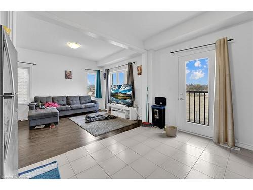 342 Russell Street, Dundalk, ON - Indoor Photo Showing Living Room