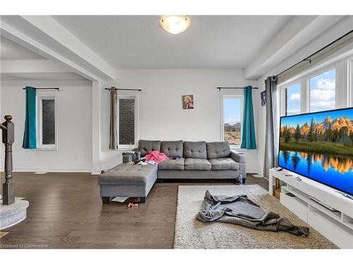 342 Russell Street, Dundalk, ON - Indoor Photo Showing Living Room