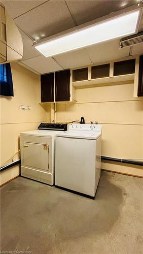 107 Settlers Court, Kitchener, ON - Indoor Photo Showing Laundry Room