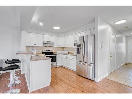 76 Gibbons Drive, Fergus, ON - Indoor Photo Showing Kitchen