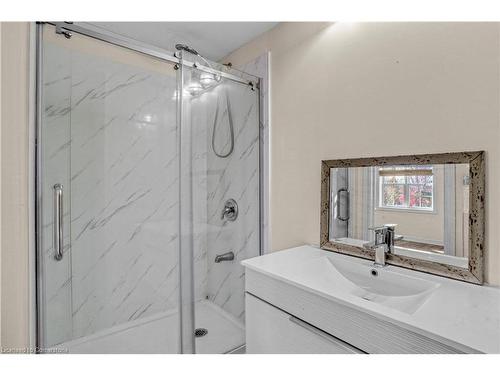 76 Gibbons Drive, Fergus, ON - Indoor Photo Showing Bathroom