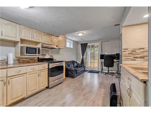 76 Gibbons Drive, Fergus, ON - Indoor Photo Showing Kitchen