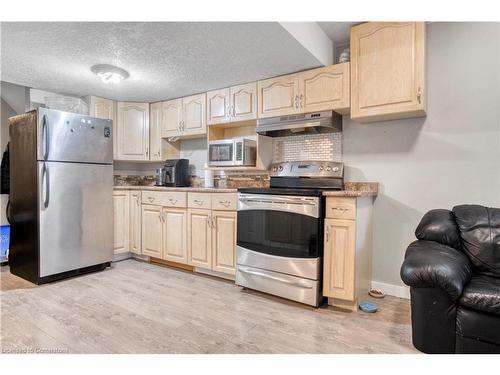 76 Gibbons Drive, Fergus, ON - Indoor Photo Showing Kitchen