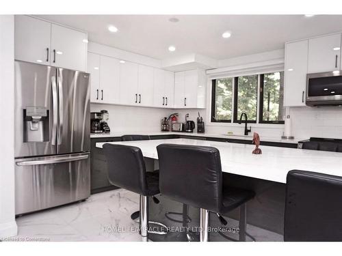 357 Britannia Road, Huntsville, ON - Indoor Photo Showing Kitchen