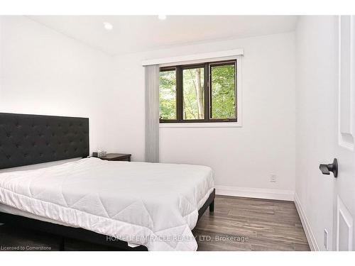 357 Britannia Road, Huntsville, ON - Indoor Photo Showing Bedroom