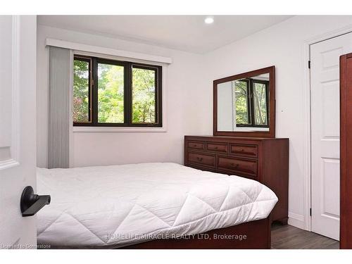 357 Britannia Road, Huntsville, ON - Indoor Photo Showing Bedroom