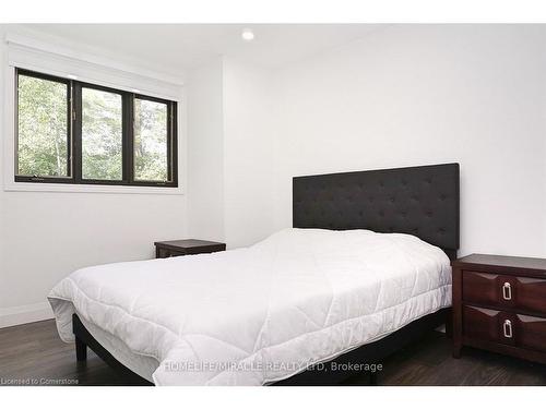 357 Britannia Road, Huntsville, ON - Indoor Photo Showing Bedroom