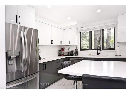 357 Britannia Road, Huntsville, ON - Indoor Photo Showing Kitchen