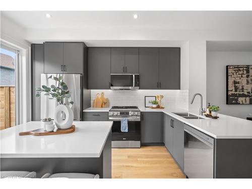 190-70 Lunar Crescent, Peel, ON - Indoor Photo Showing Kitchen With Double Sink With Upgraded Kitchen