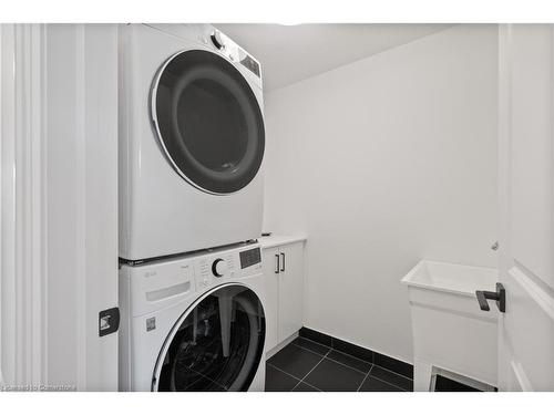 190-70 Lunar Crescent, Peel, ON - Indoor Photo Showing Laundry Room