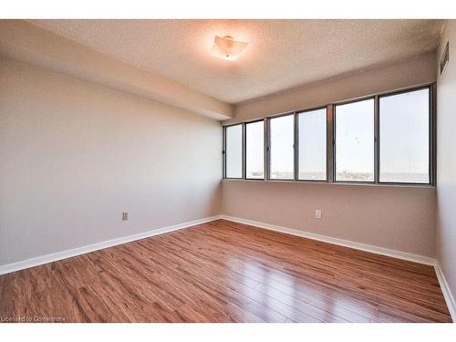 1012-1580 Mississauga Valley Boulevard, Peel, ON - Indoor Photo Showing Other Room