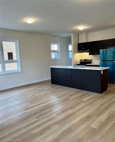 6705 Cropp Street Street, Niagara Falls, ON - Indoor Photo Showing Kitchen