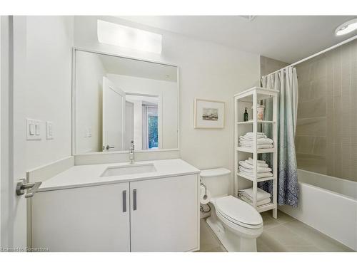 116-1575 Lakeshore Road West Road W, Mississauga, ON - Indoor Photo Showing Bathroom