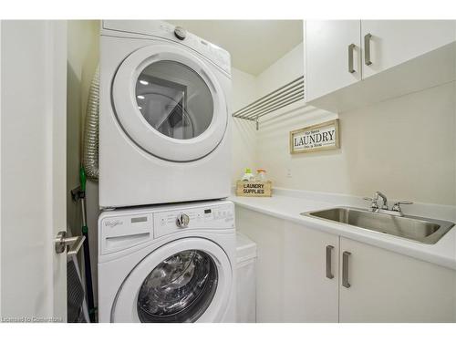 116-1575 Lakeshore Road West Road W, Mississauga, ON - Indoor Photo Showing Laundry Room