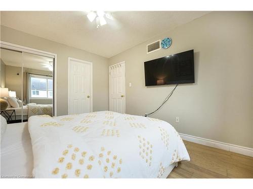 42 Duncan Avenue, Brantford, ON - Indoor Photo Showing Bedroom