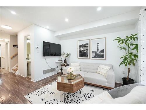 42 Duncan Avenue, Brantford, ON - Indoor Photo Showing Living Room