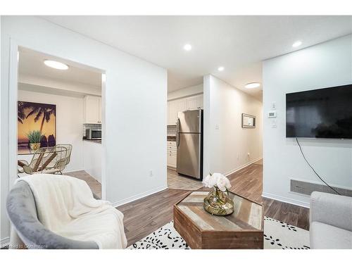 42 Duncan Avenue, Brantford, ON - Indoor Photo Showing Living Room