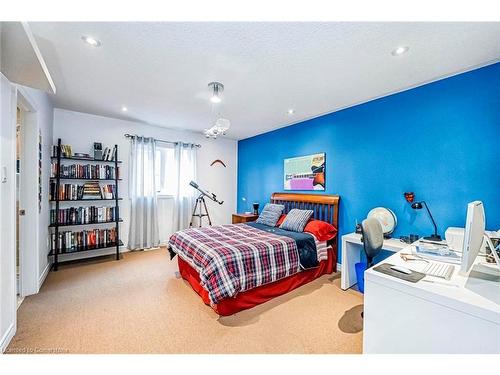 5 Westlea Avenue, Richmond Hill, ON - Indoor Photo Showing Bedroom