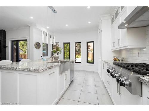 23 North Ridge Crescent, Georgetown, ON - Indoor Photo Showing Kitchen With Upgraded Kitchen