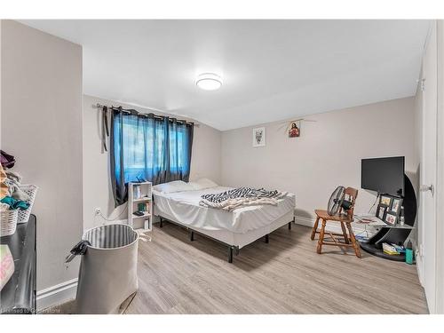 758 Victoria Street, Kingston, ON - Indoor Photo Showing Bedroom