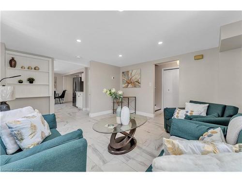 758 Victoria Street, Kingston, ON - Indoor Photo Showing Living Room