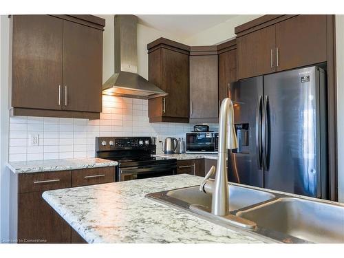 83 Monarch Street, Welland, ON - Indoor Photo Showing Kitchen With Upgraded Kitchen