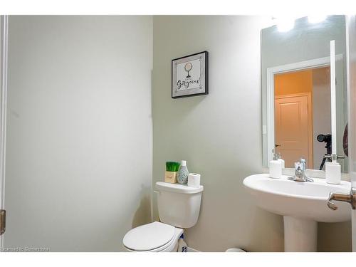 83 Monarch Street, Welland, ON - Indoor Photo Showing Bathroom