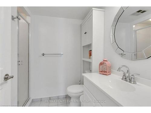 711-2177 Burnhamthorpe Road W, Mississauga, ON - Indoor Photo Showing Bathroom