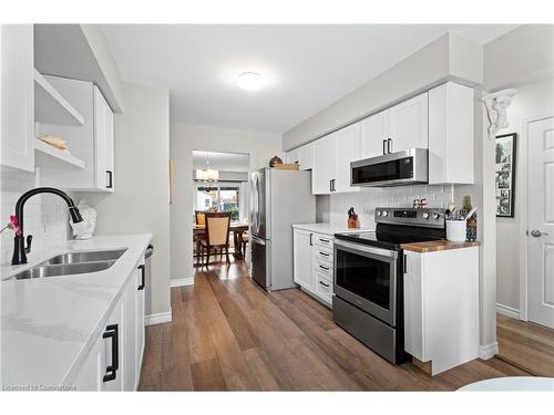 4350 Henry Avenue, Lincoln, ON - Indoor Photo Showing Kitchen With Stainless Steel Kitchen With Double Sink With Upgraded Kitchen