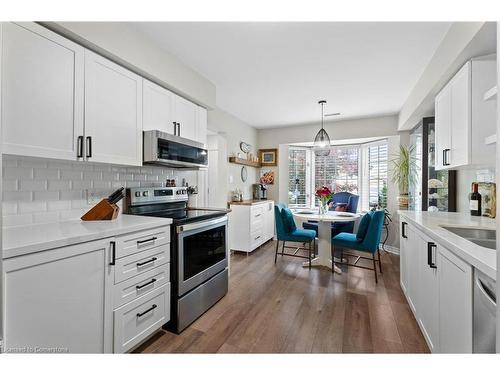 4350 Henry Avenue, Lincoln, ON - Indoor Photo Showing Kitchen With Stainless Steel Kitchen With Double Sink With Upgraded Kitchen