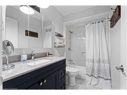 4350 Henry Avenue, Lincoln, ON - Indoor Photo Showing Bathroom