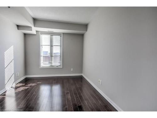 316-3070 Rotary Way, Halton, ON - Indoor Photo Showing Other Room