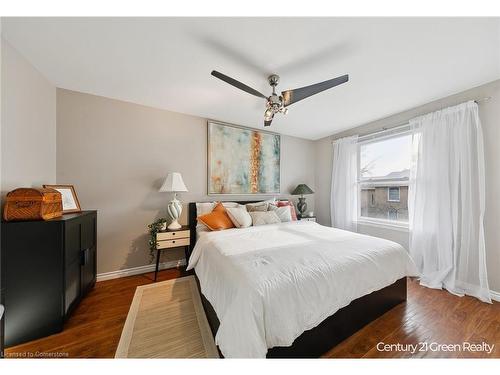 112-2149 Mountain Grove Avenue, Burlington, ON - Indoor Photo Showing Bedroom