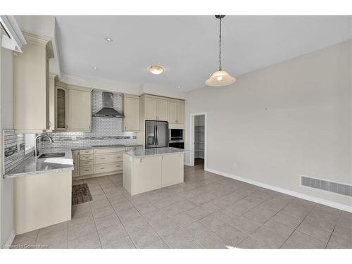 56 Pace Avenue, Brantford, ON - Indoor Photo Showing Kitchen With Upgraded Kitchen