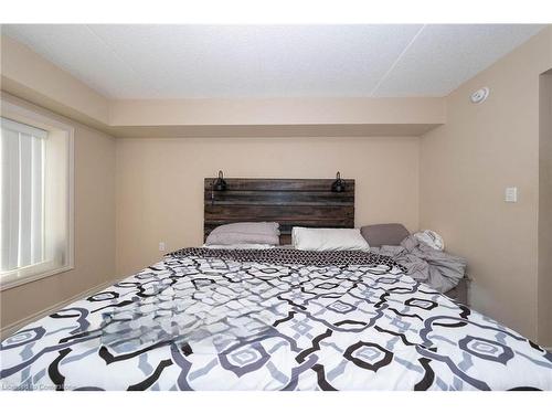 1440 Main St Street E, Milton, ON - Indoor Photo Showing Bedroom