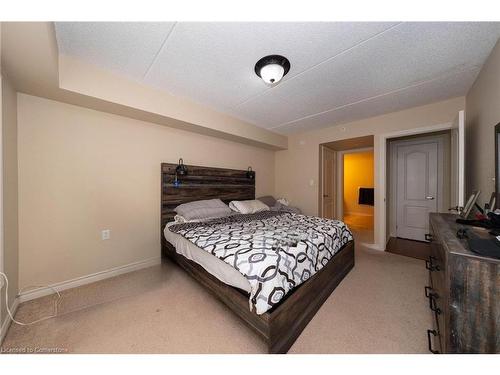 1440 Main St Street E, Milton, ON - Indoor Photo Showing Bedroom