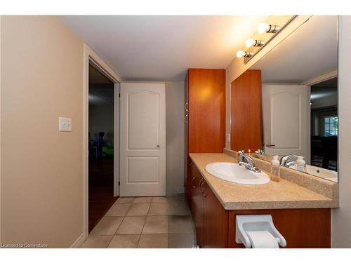 1440 Main St Street E, Milton, ON - Indoor Photo Showing Bathroom