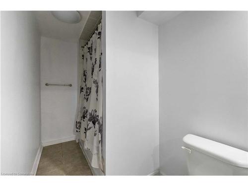 Bsmt-5438 Tenth Line W, Mississauga, ON - Indoor Photo Showing Bathroom