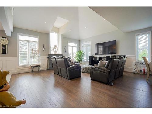 17 Ritchie Drive, Grand Valley, ON - Indoor Photo Showing Living Room