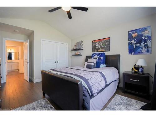 17 Ritchie Drive, Grand Valley, ON - Indoor Photo Showing Bedroom