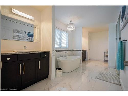 17 Ritchie Drive, Grand Valley, ON - Indoor Photo Showing Bathroom