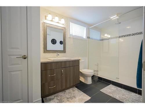 17 Ritchie Drive, Grand Valley, ON - Indoor Photo Showing Bathroom