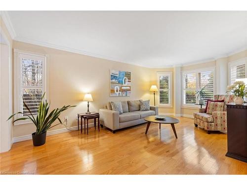 3673 Ketchum Court, Mississauga, ON - Indoor Photo Showing Living Room