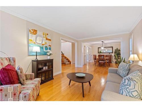 3673 Ketchum Court, Mississauga, ON - Indoor Photo Showing Living Room