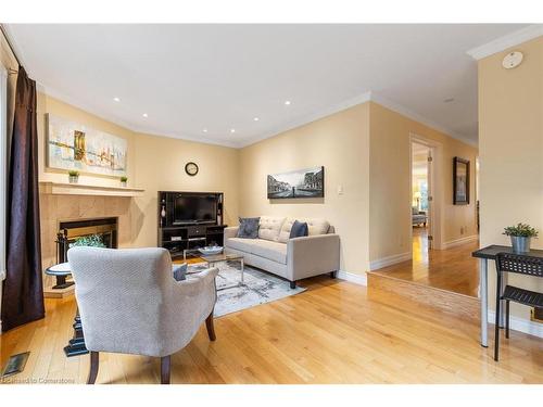 3673 Ketchum Court, Mississauga, ON - Indoor Photo Showing Living Room With Fireplace