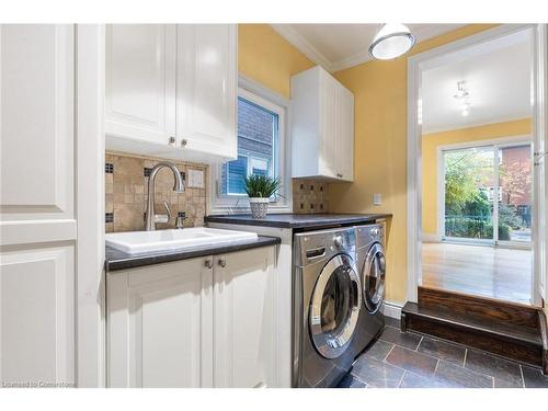 3673 Ketchum Court, Mississauga, ON - Indoor Photo Showing Laundry Room