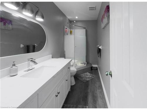 16 Dowden Avenue, Brantford, ON - Indoor Photo Showing Bathroom