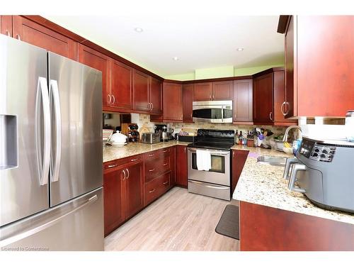 26 Wimbledon Court, Brampton, ON - Indoor Photo Showing Kitchen With Double Sink